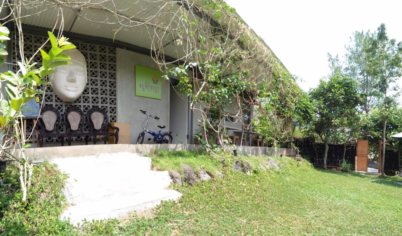 Condro Wulan Hostel Маланг Экстерьер фото