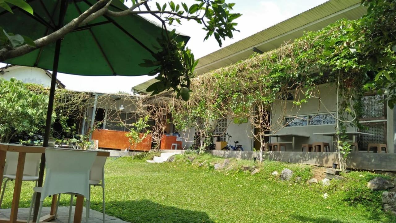 Condro Wulan Hostel Маланг Экстерьер фото